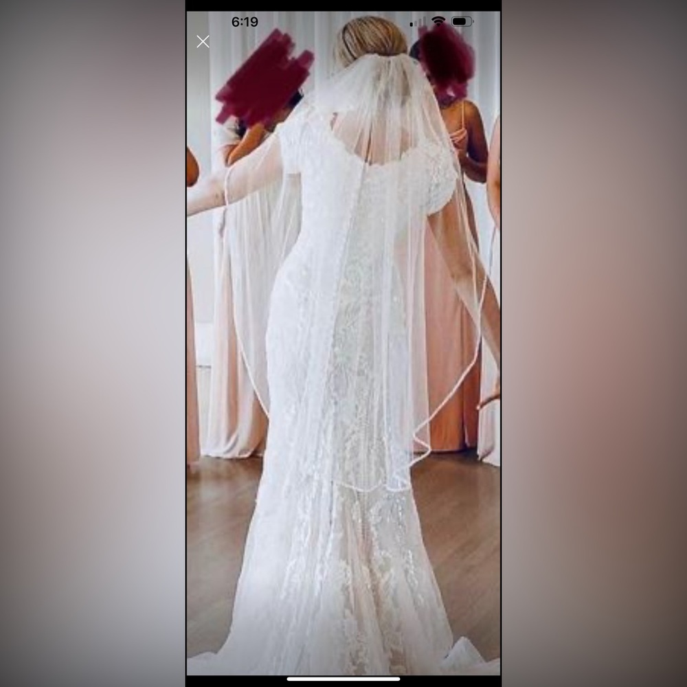 WEDDING DRESS - Picture 2 of 6